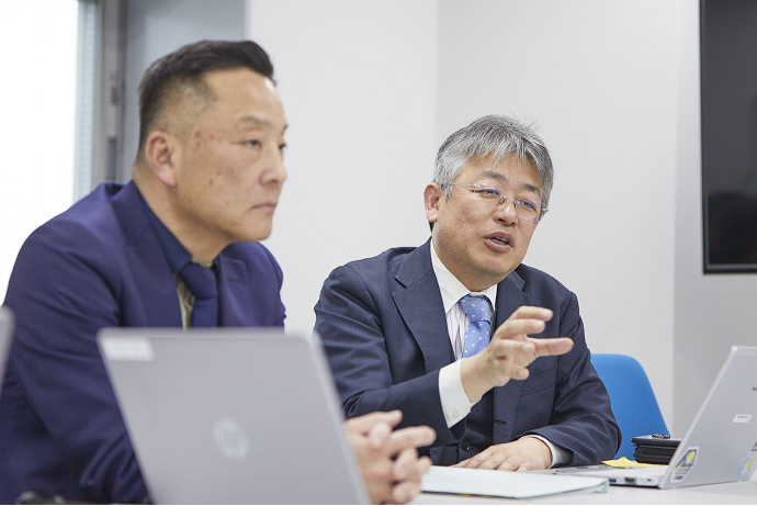インタビューに答える中林様（左）、鈴木様（右）